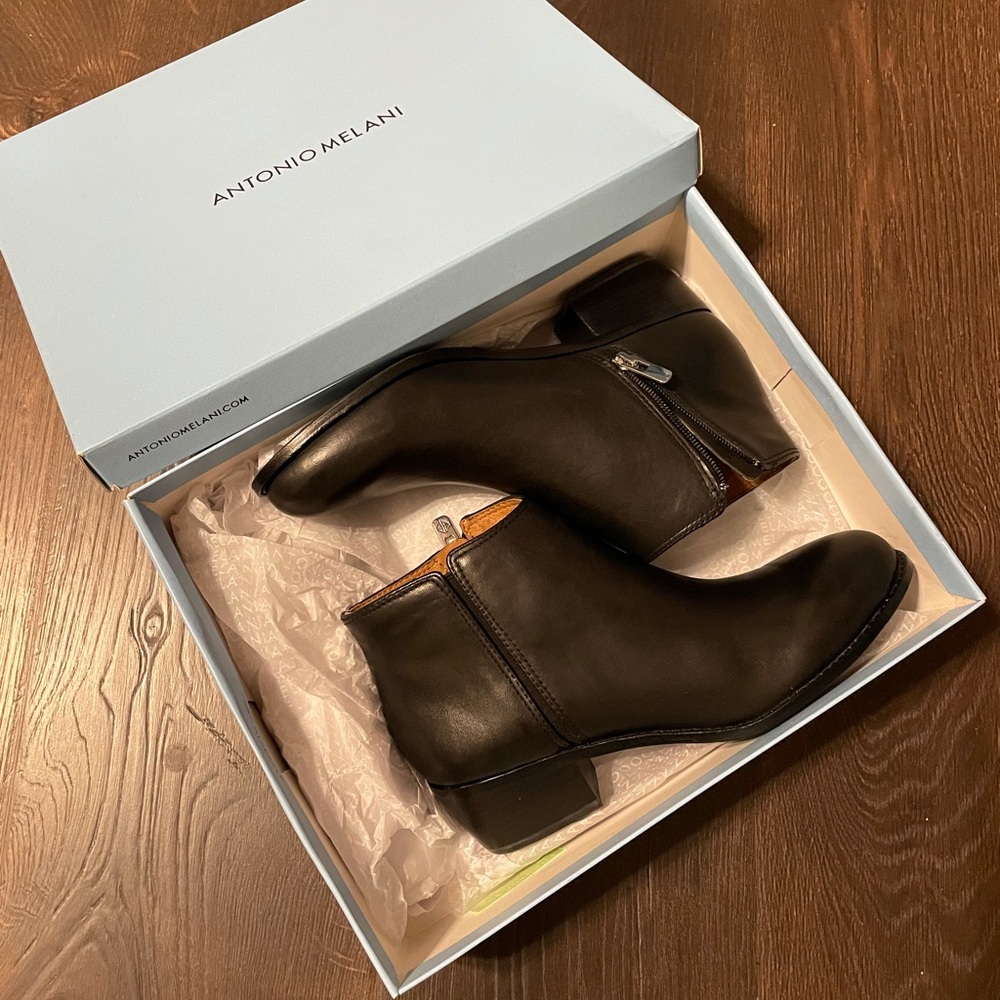 Antonio Melani ankle booties size 7.5